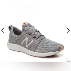 New Balance tennis shoes